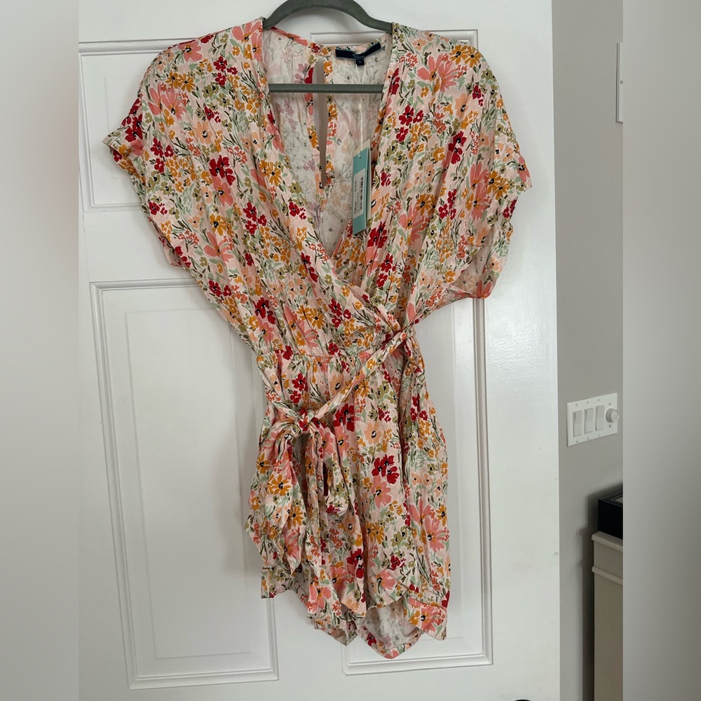 Floral Romper NWT - perfect condition
